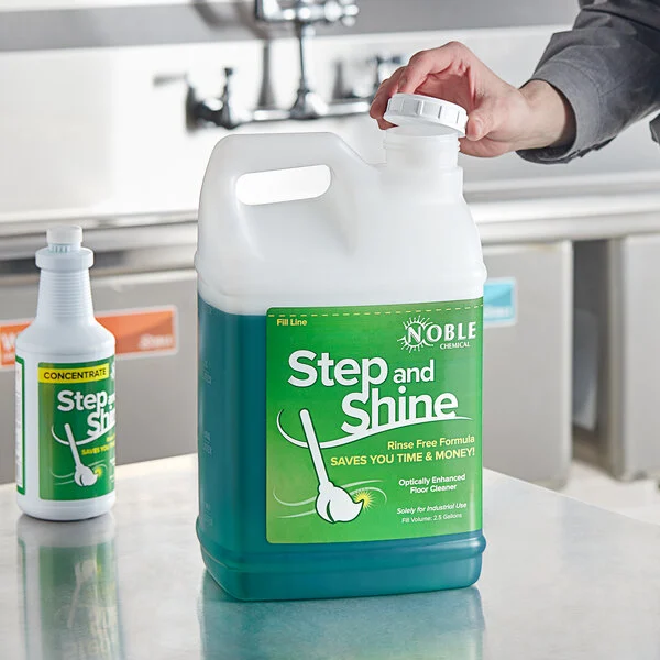 Noble Chemical 2.5 Gallon / 320 oz. Step & Shine Concentrated